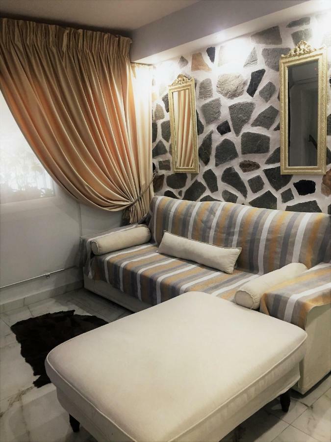 Modern Salon